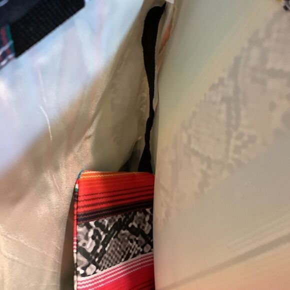 NGil canvas tote bag with top zipper closure & cosmetic bag/coinbag - Picture 10 of 11